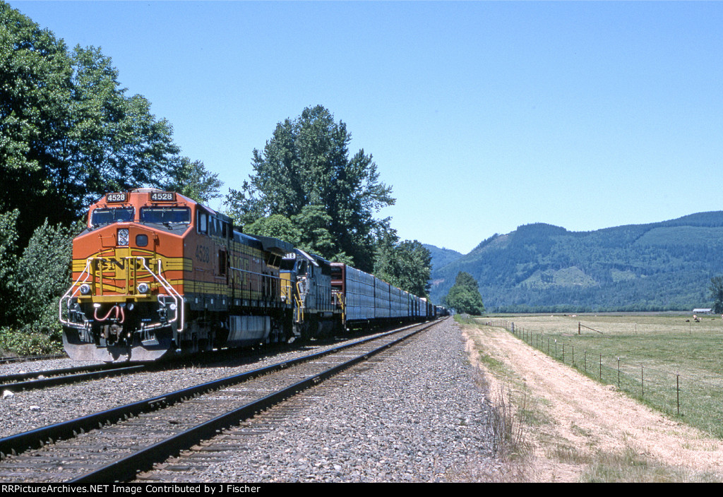 BNSF 4528